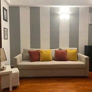 La Casa Di Ringhiera In Sarpi-sempione-moscova Italia