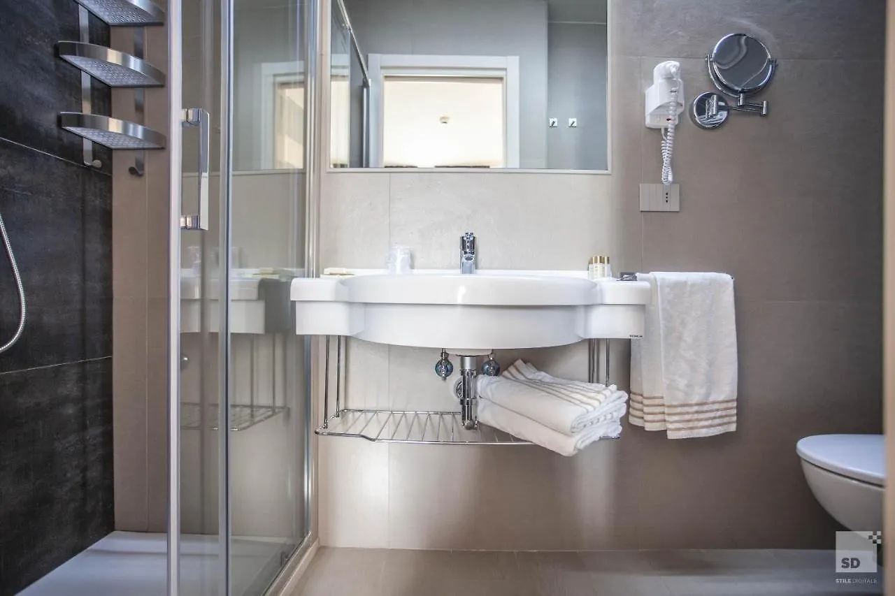 ***  Hotel Cavour Bologna Italien